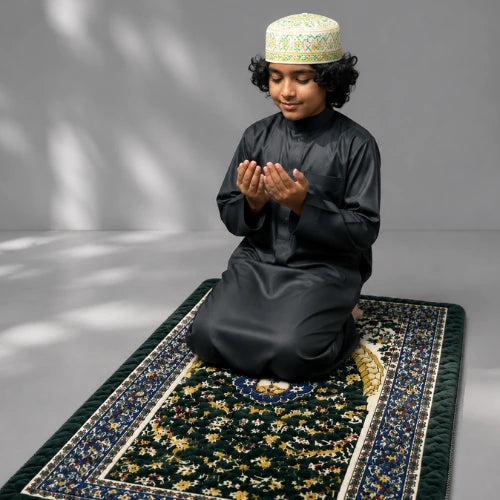 Premium Islamic Prayer Mat – Soft, Elegant & Comfortable Janamaz